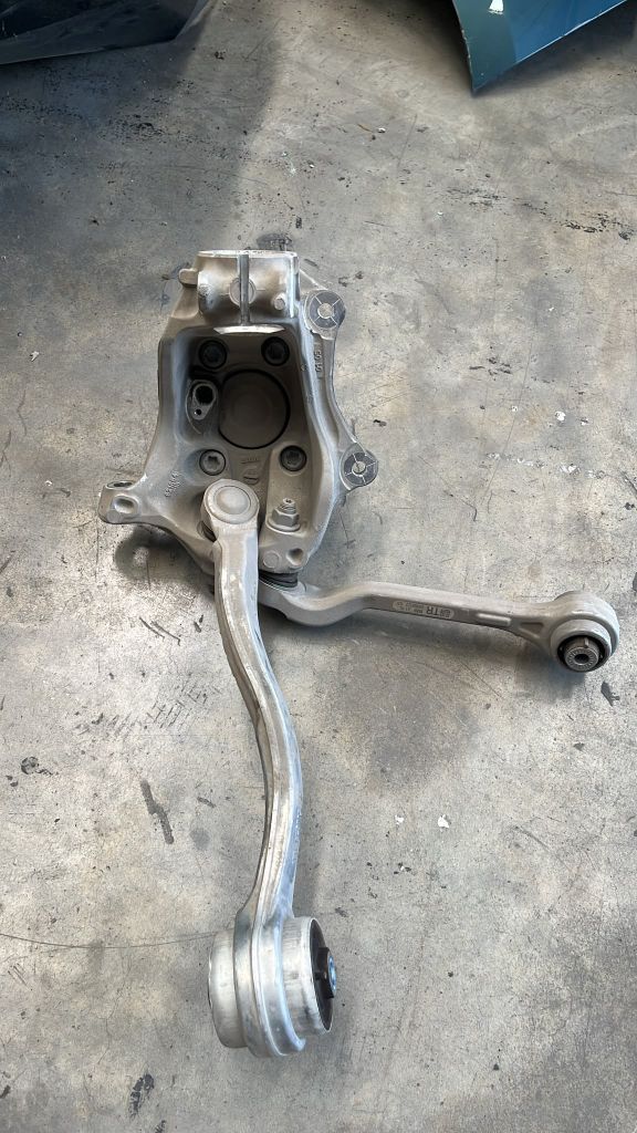 2020 - 2023 BMW 3 Serisi G20 SET DOLU Sağ Ön Taşıyıcı 6878610