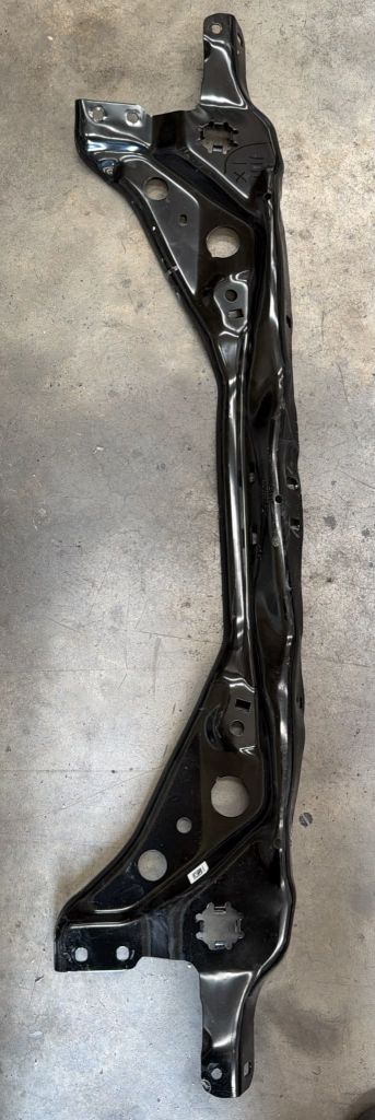 BMW X1 U11 ÖN Üst Panel Sacı