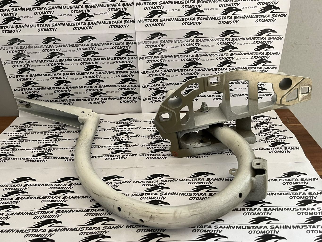 Mercedes C Serisi A205 W205 Sol Arka Bagaj Menteşesi a2057500328