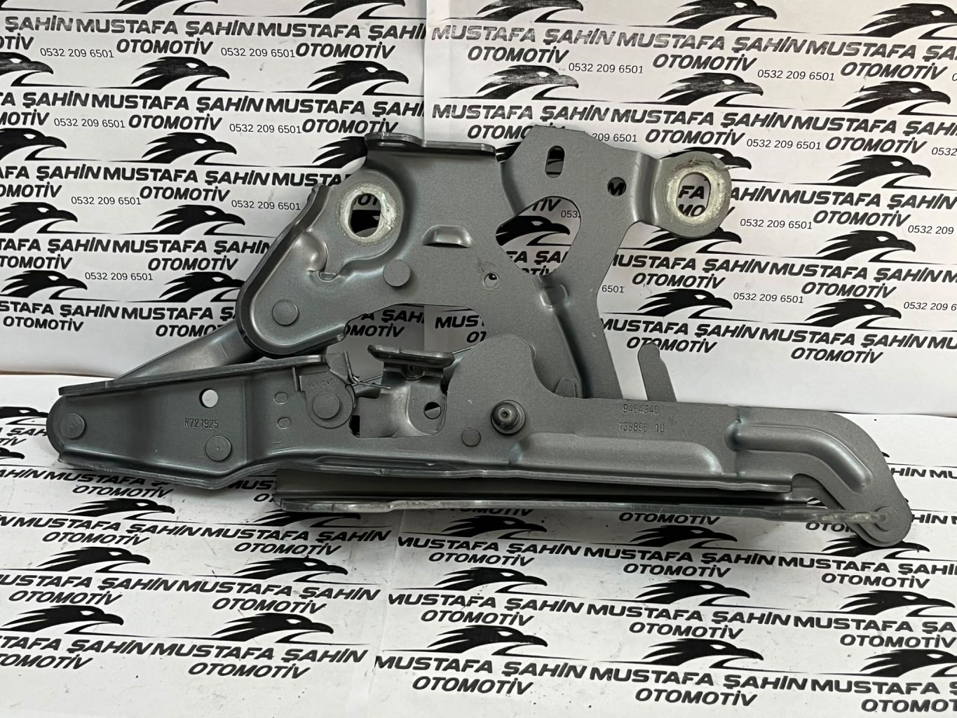 BMW 5 Serisi G60 Sağ Ön Motor Kaput Menteşesi 9464340