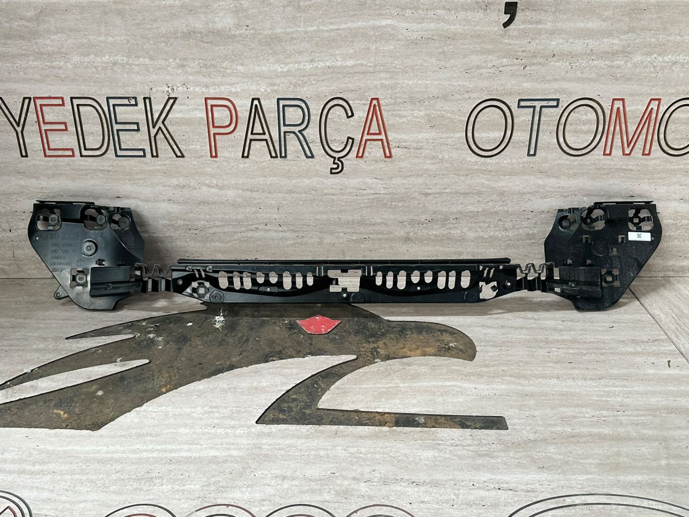 BMW 5 Serisi G60 Arka Tampon Braketi 8098687