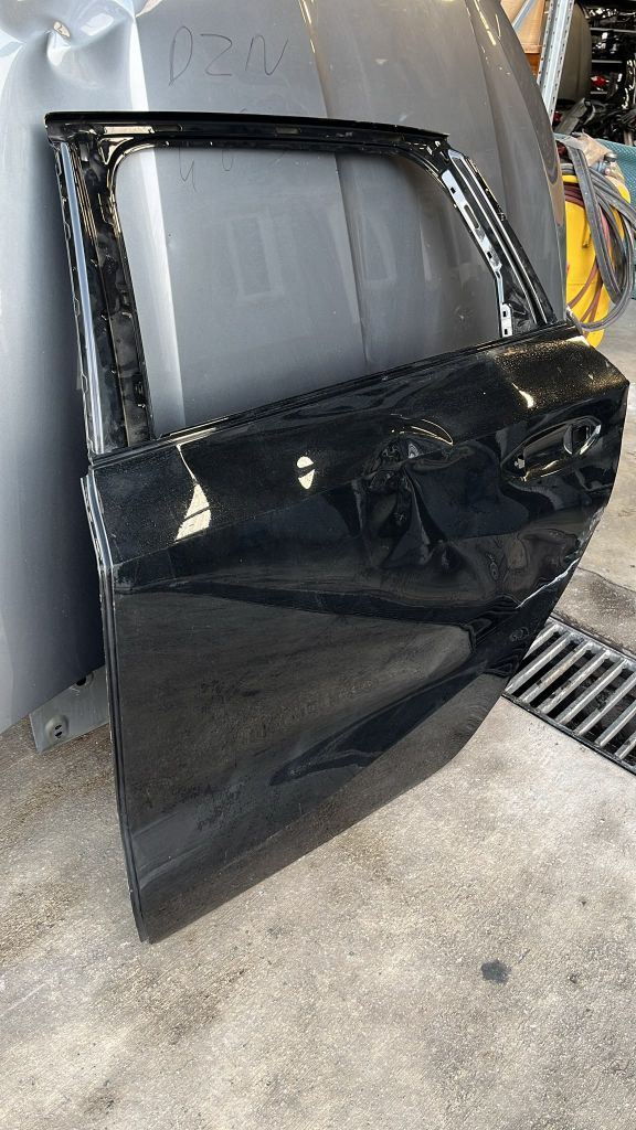 Audi A4  Sol Arka Kapı