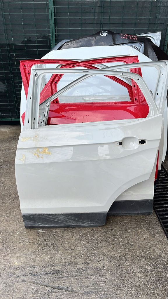 Volkswagen T-Cross  Sol Arka Kapı