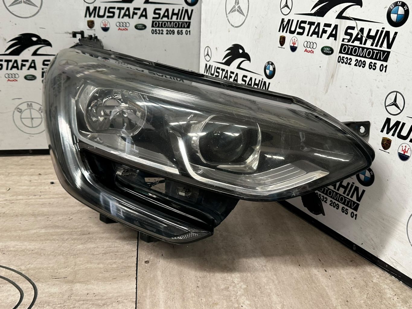 Renault Megane 4 Sağ Ön Far 260100767R