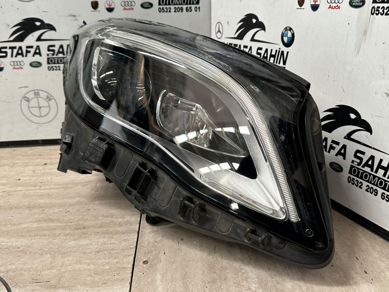Mercedes GLA Serisi A156 W156 Sağ Ön Far A1569067000
