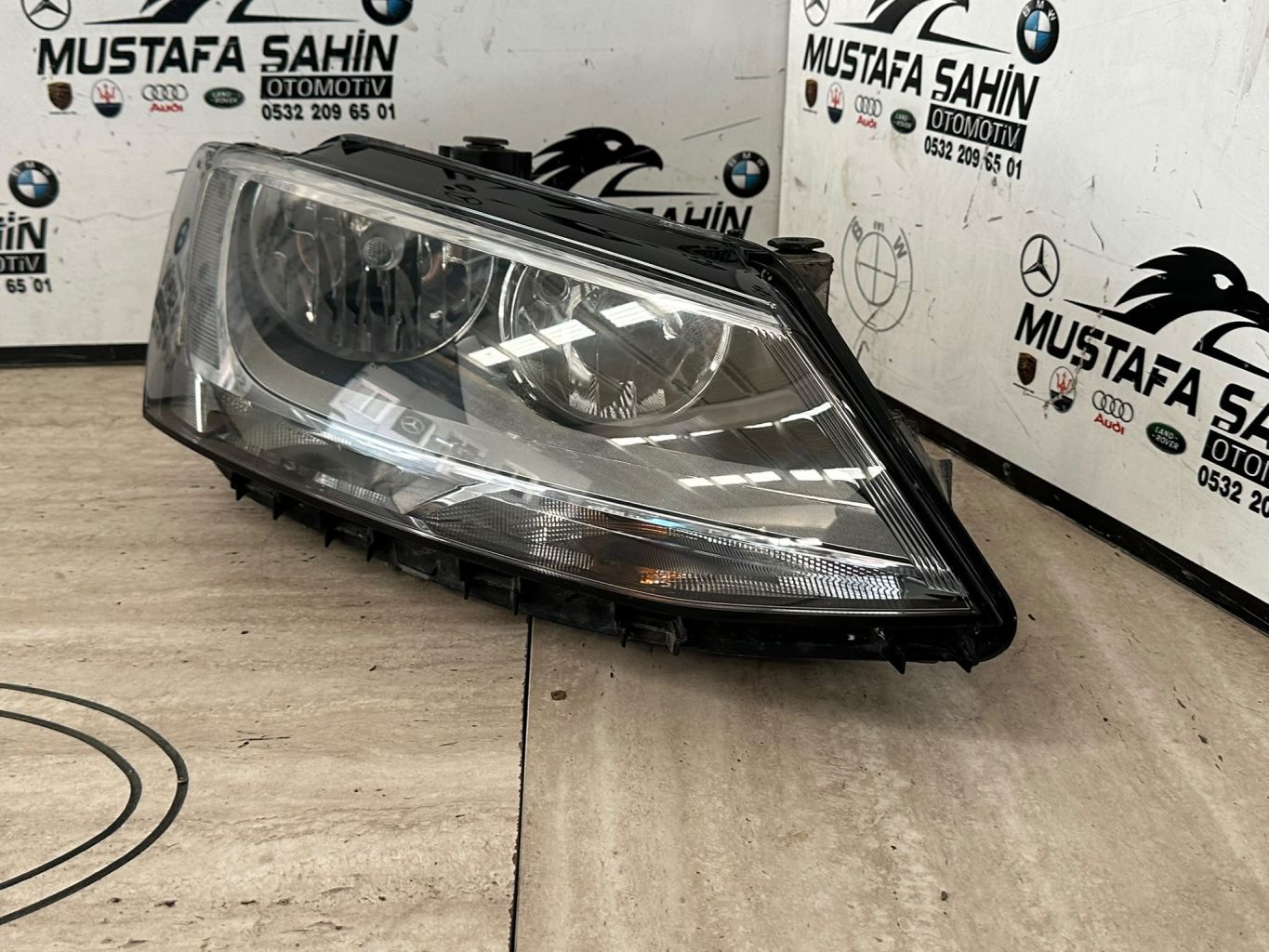 2011 - 2018 Volkswagen Jetta  Sağ Ön Far 5C7.941.006A