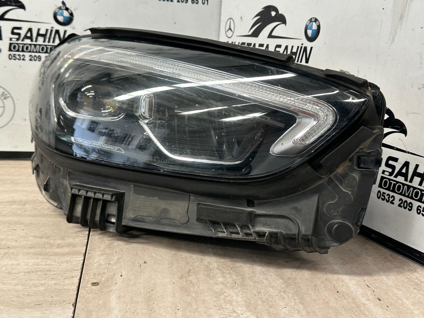 Mercedes C Serisi A206 W206 Sağ Ön Far